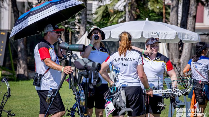 Foto: WA / In Antalya ist es eine schweißtreibende Sache für Holger Hertkorn, Kristin Schönbach, Katharina Raab und Jennifer Walter. Foto: WA / In Antalya ist es eine schweißtreibende Sache für Holger Hertkorn, Kristin Schönbach, Katharina Raab und Jennifer Walter.