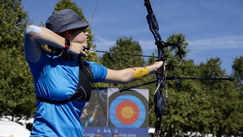 Foto: Eckhard Frerichs / Frida Janke setzte sich dank eines starken Schlussspurts in der Klasse Recurve Jugend durch.