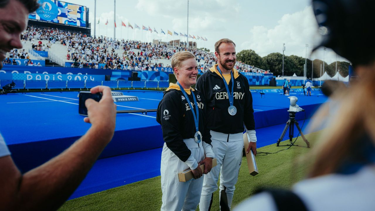 Foto: Team Deutschland / Gefragt und gefeiert: Michelle Kroppen und Florian Unruh.